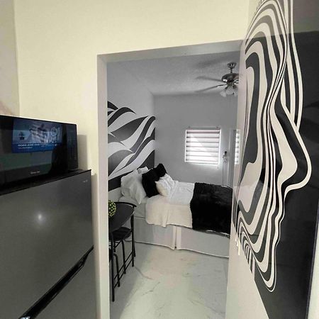 Cozy Studio, Prime Location, Remodeled, 1 Parking Уест Палм Бийч Екстериор снимка