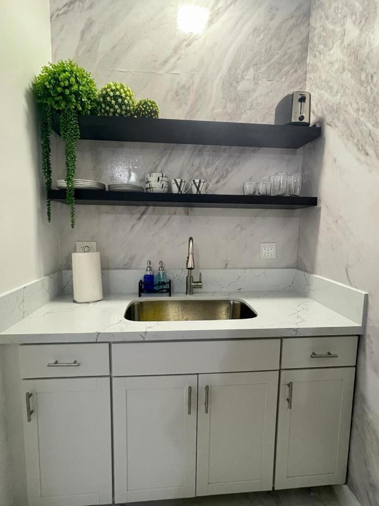 Cozy Studio, Prime Location, Remodeled, 1 Parking Уест Палм Бийч Екстериор снимка