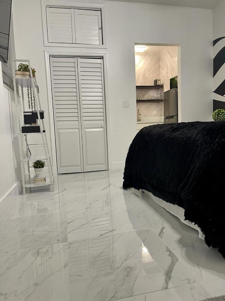 Cozy Studio, Prime Location, Remodeled, 1 Parking Уест Палм Бийч Екстериор снимка