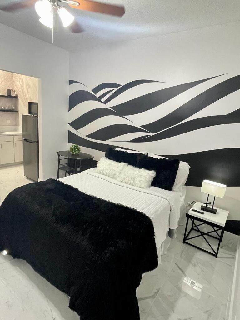 Cozy Studio, Prime Location, Remodeled, 1 Parking Уест Палм Бийч Екстериор снимка