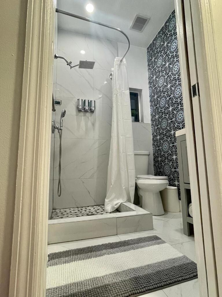 Cozy Studio, Prime Location, Remodeled, 1 Parking Уест Палм Бийч Екстериор снимка