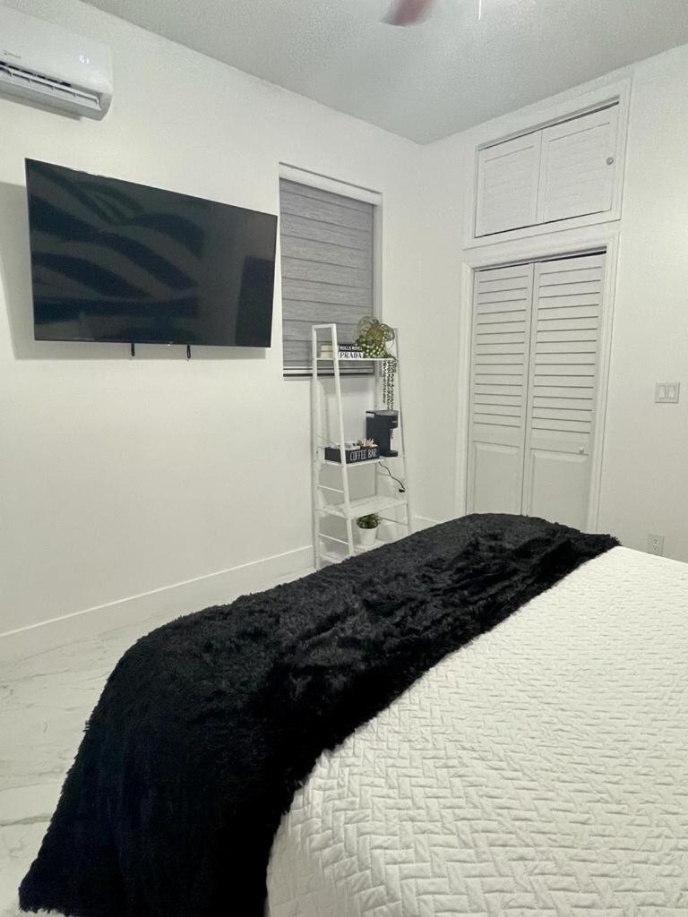Cozy Studio, Prime Location, Remodeled, 1 Parking Уест Палм Бийч Екстериор снимка