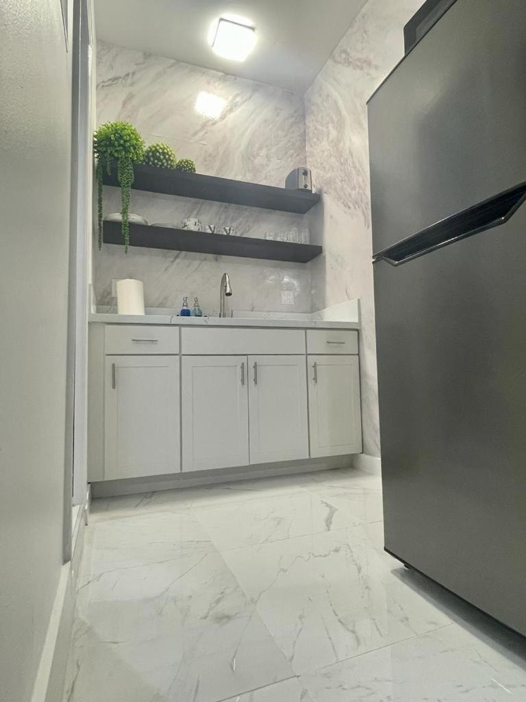 Cozy Studio, Prime Location, Remodeled, 1 Parking Уест Палм Бийч Екстериор снимка